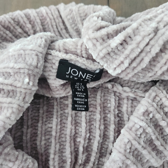 Jones New York Grey Velour Cowl Neck Sweater — Size Small - Picture 4 of 5